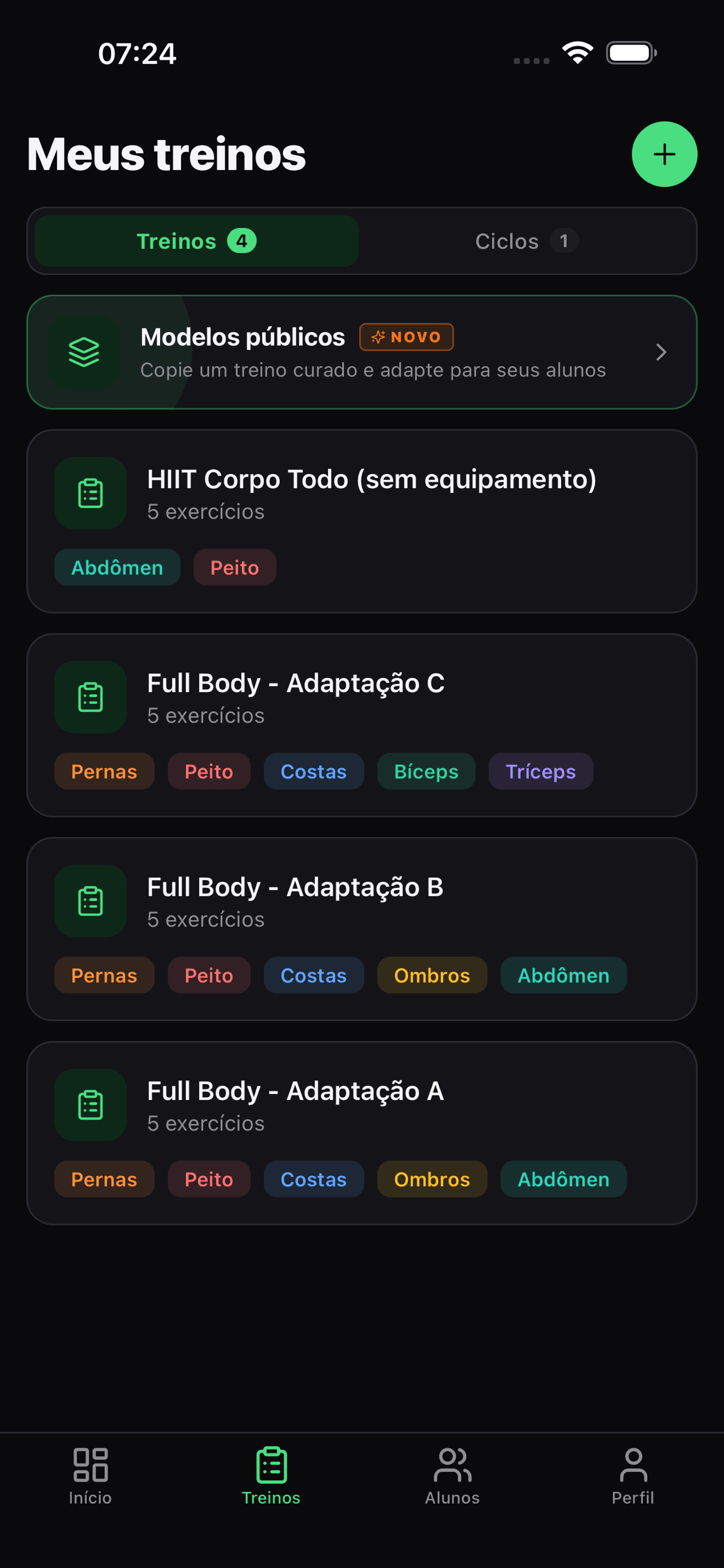 Tela de treinos e ciclos do personal, com os templates que viram o plano semanal do aluno